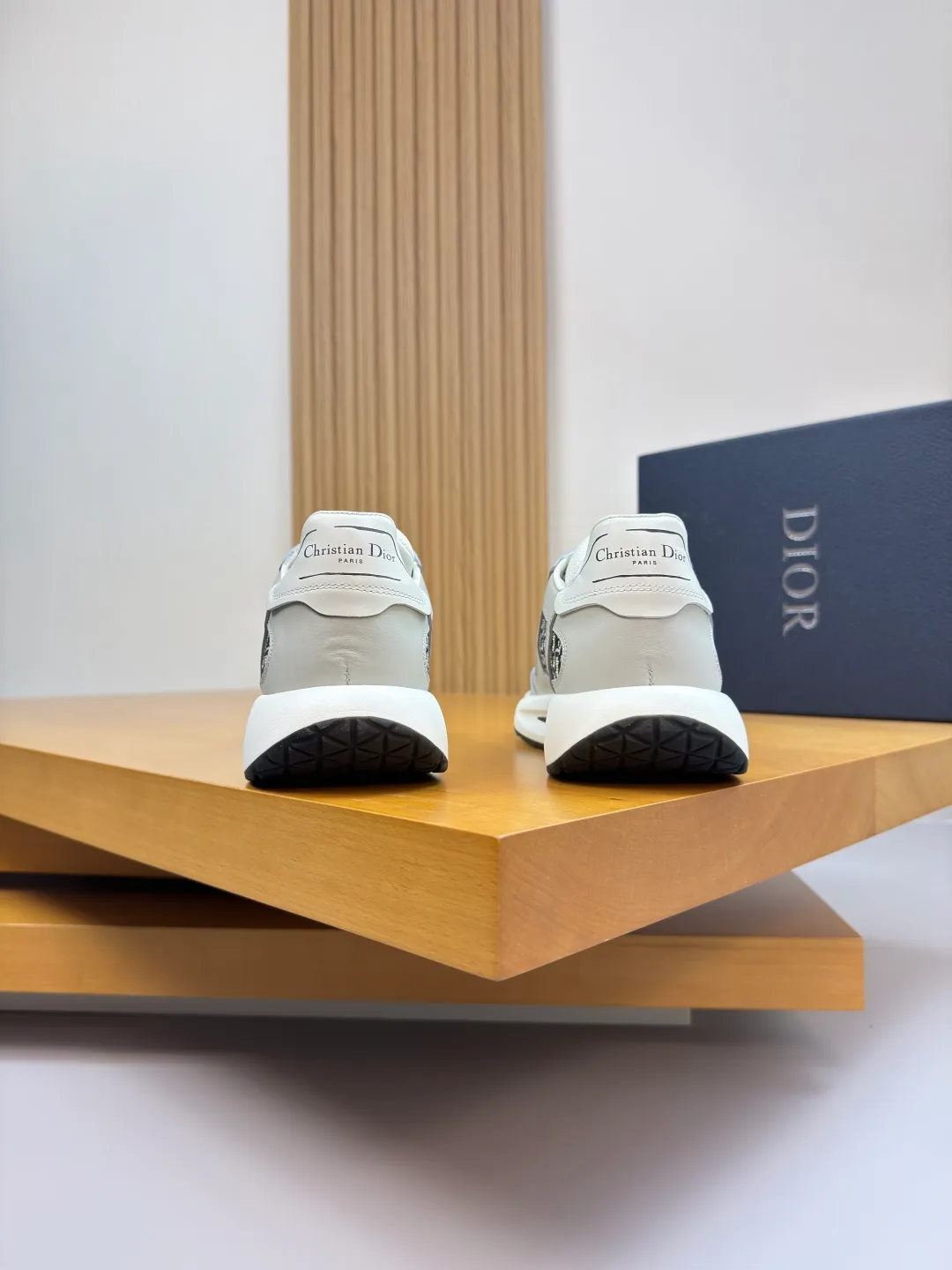 [Dior] Dior P780 men's shoes💰 - High-end quality original order·Casual sports shoes - Upper: 🔝Nappa calfskin, perforated calfskin, brand totem canvas cloth, tongue. Heel. Silk-printed high-frequency brand logo - Inner: water-dyed cowhide, foot pad; brand canvas - Outsole: ultra-light TPU. Rubber foam; two-color molded outsole -Ultra-high quality control·Fine workmanship: outstanding (high-end·nobility·grade) -Size: 39-44 (38, 45, can be customized)·DR0181